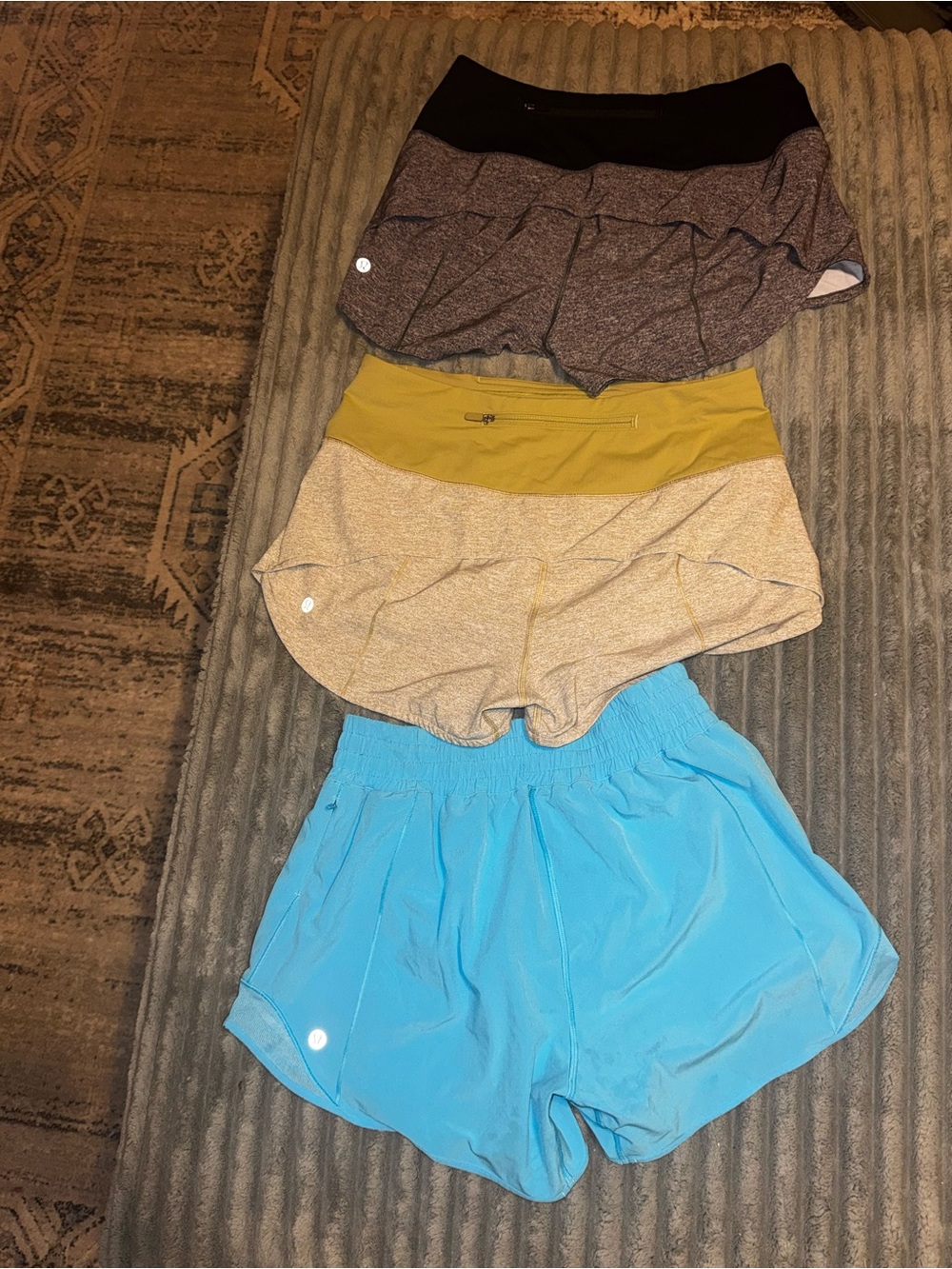 Lululemon Active Run Shorts - Picture 3 of 7